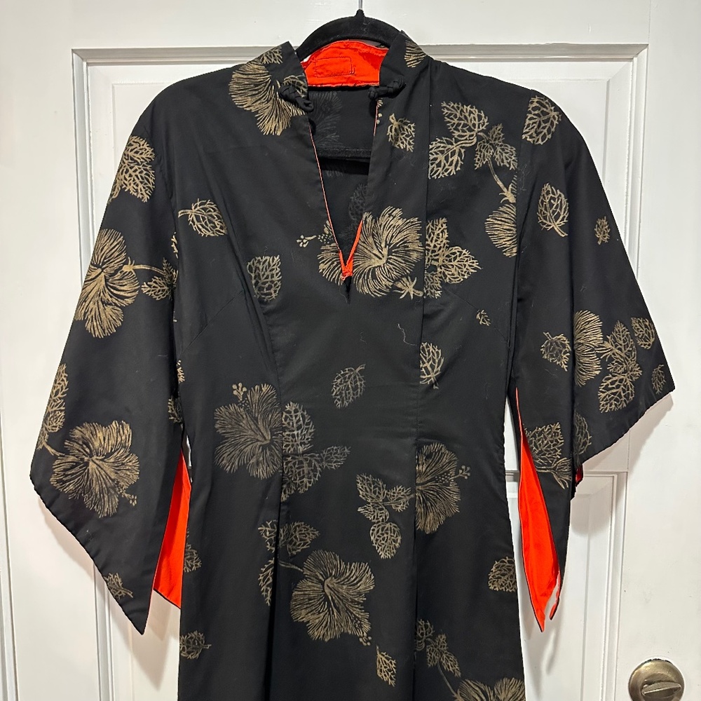 1950's Noel of Hawaii Dress Black Red Gold Floral Vintage Size 12 Side Slits Zip